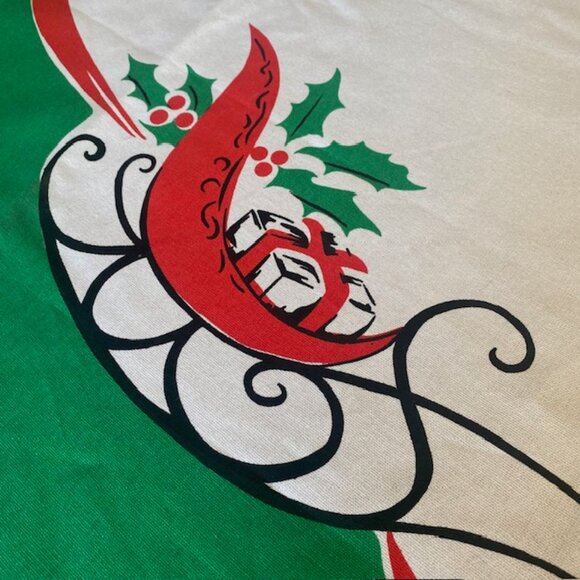 Moda Home Christmas Tablecloth Vintage Inspired 60" Round - Picture 4 of 5